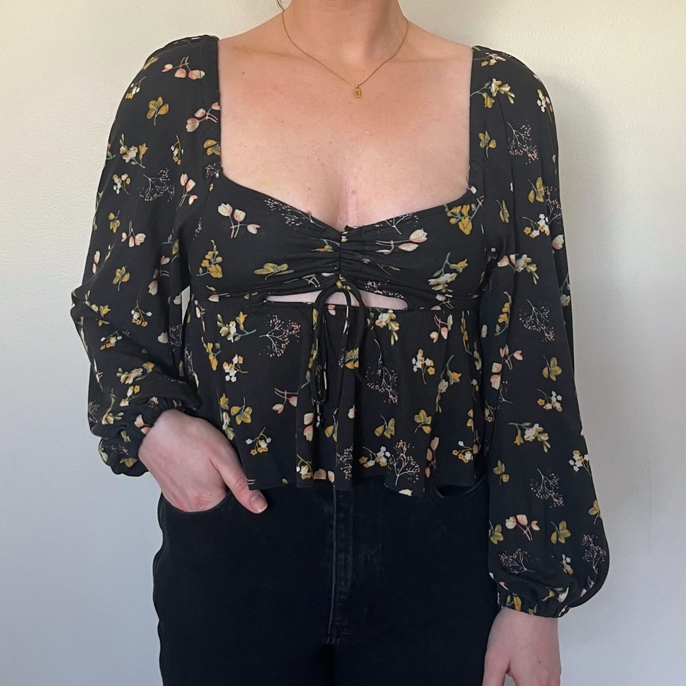 Urban Outfitters Crop Top Long-Sleeve